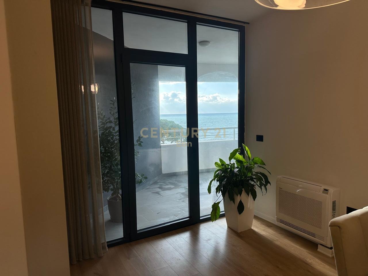 APARTAMENT PER QIRA 2+1 PAMJE DETI TEK WITE HILL RESIDENCE NE CURRILA, DURRES !