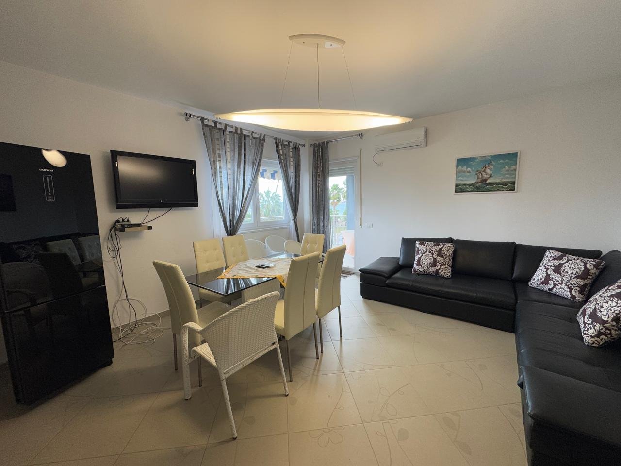 JEPET PER QIRA APARTAMENT 2+1+VERANDE,ME PAMJE NE DET!