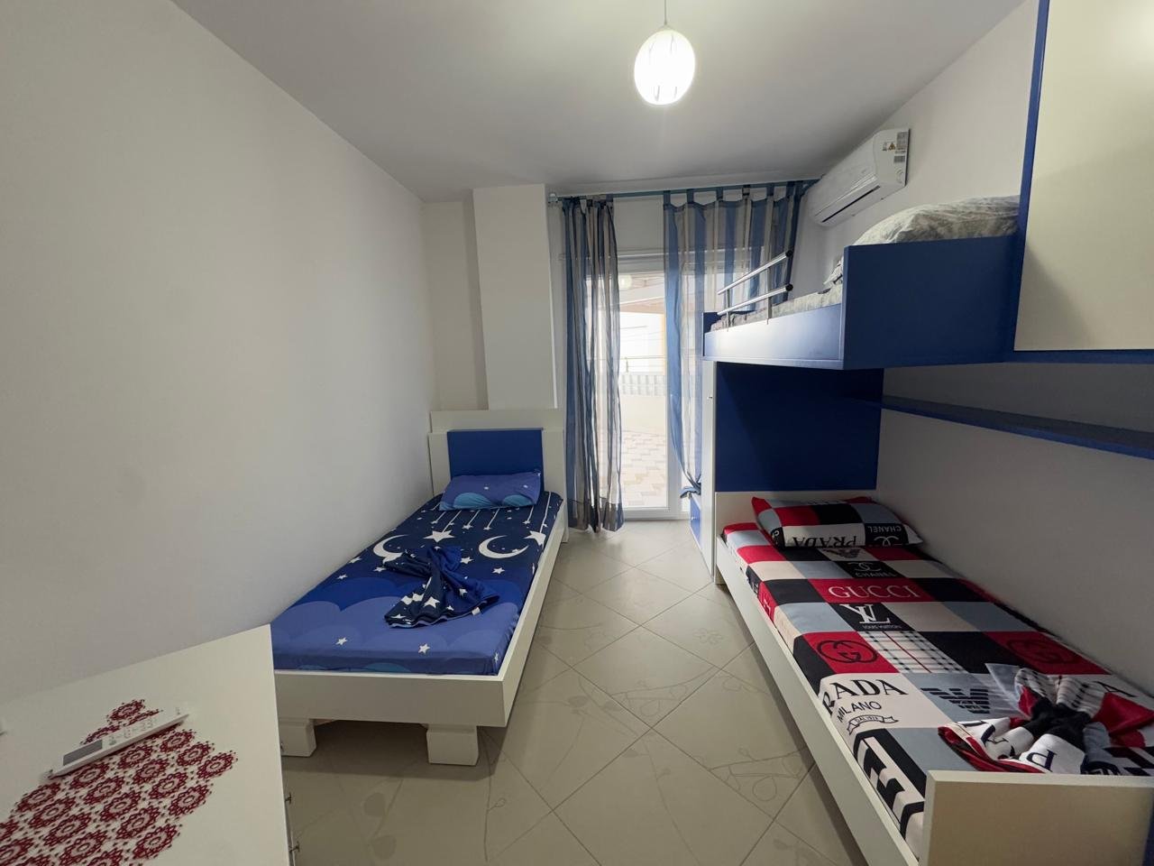 JEPET PER QIRA APARTAMENT 2+1+VERANDE,ME PAMJE NE DET!