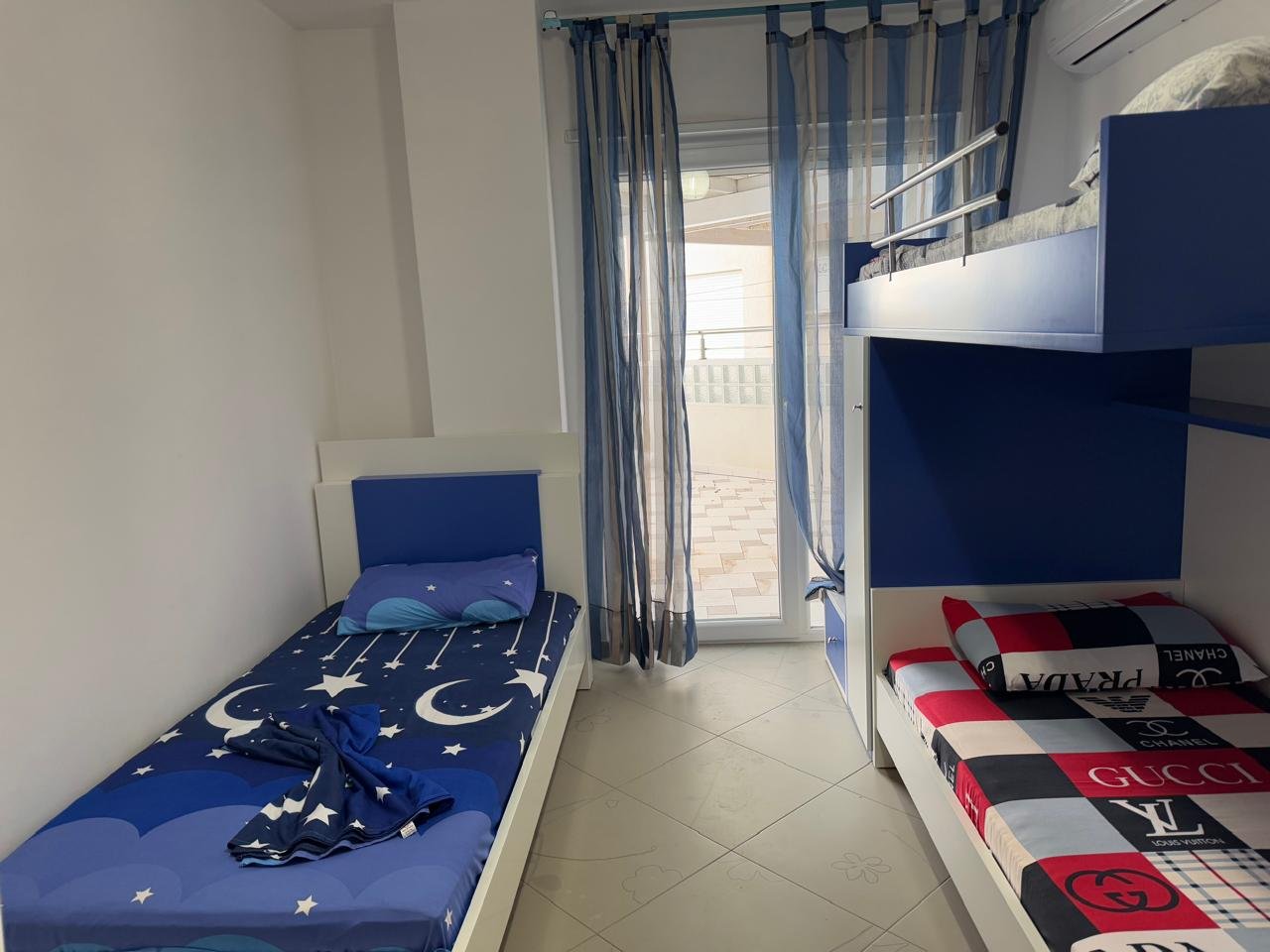 JEPET PER QIRA APARTAMENT 2+1+VERANDE,ME PAMJE NE DET!