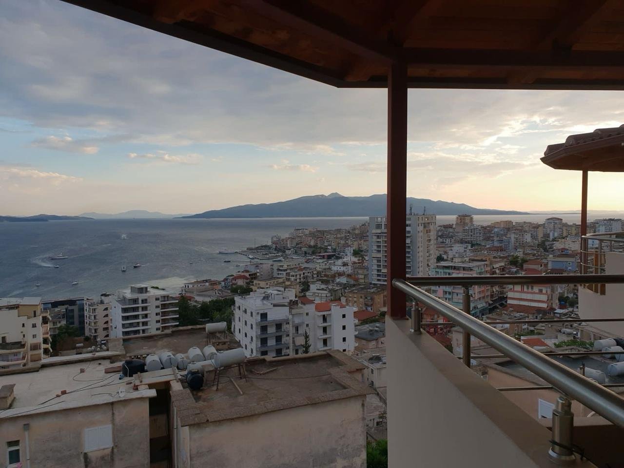 SARANDE, APPARTAMENTO IN VENDITA 2+1+2 CON VISTA MARE