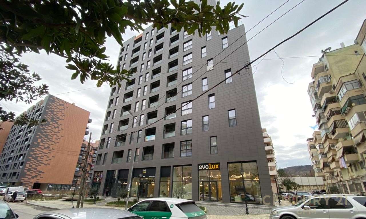 EKSKLUZIVE ! KOMUNA E PARISIT NJESI KOMERCIALE ME QIRA BUZE RRUGE