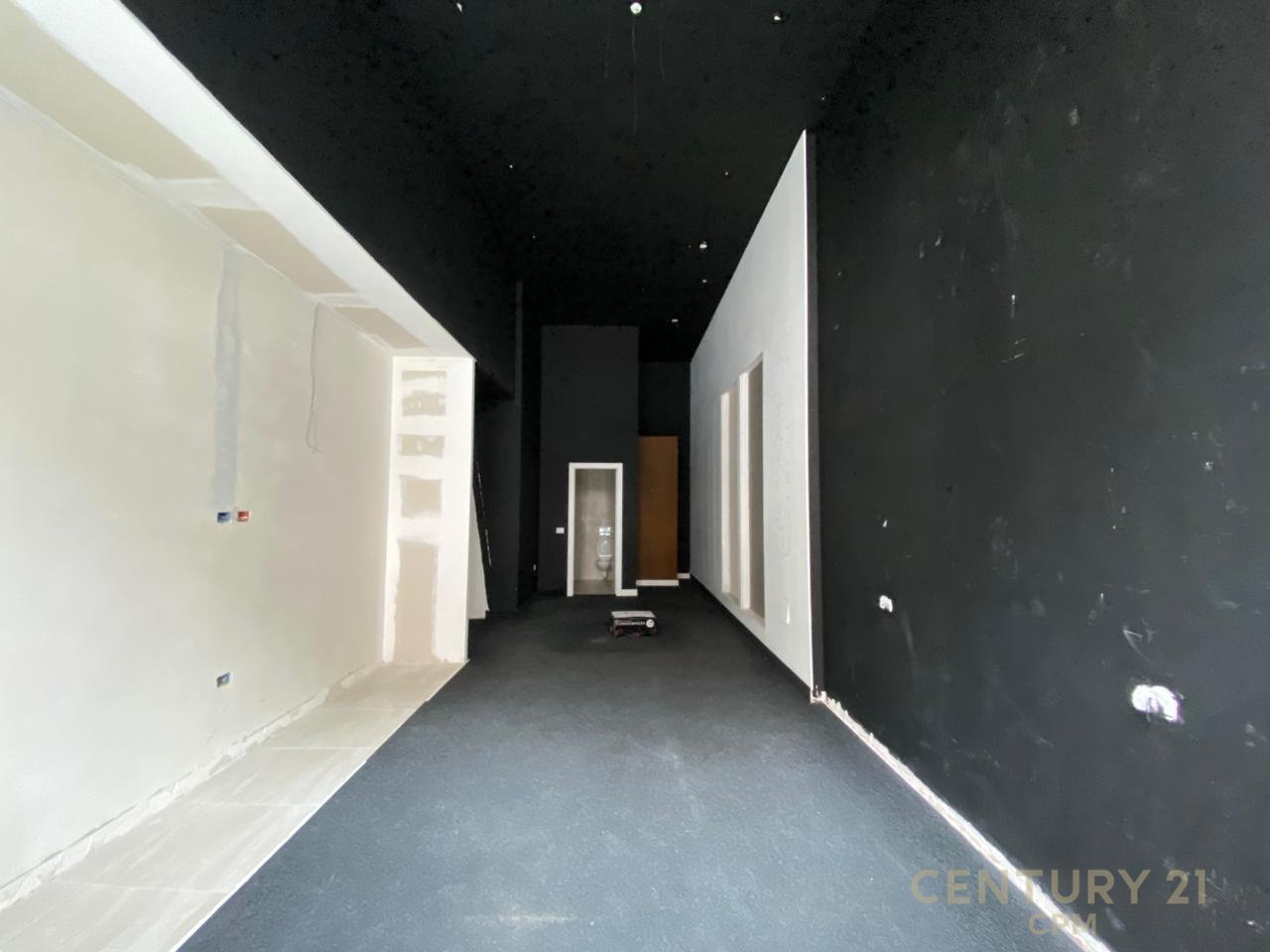 EKSKLUZIVE ! KOMUNA E PARISIT NJESI KOMERCIALE ME QIRA BUZE RRUGE