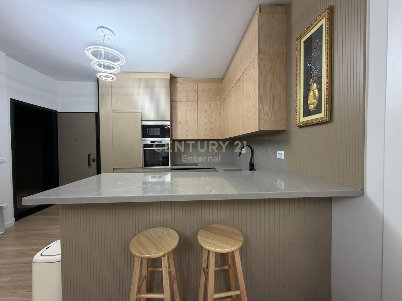 Apartament 3+1+Parkim per qira ne Garden Building