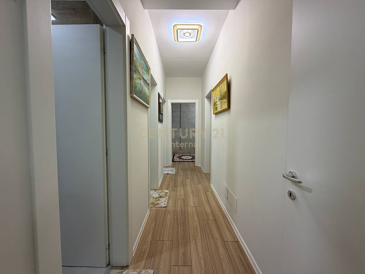 Apartament 3+1+Parkim per qira ne Garden Building