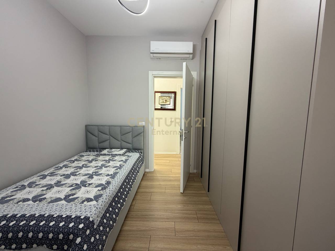 Apartament 3+1+Parkim per qira ne Garden Building