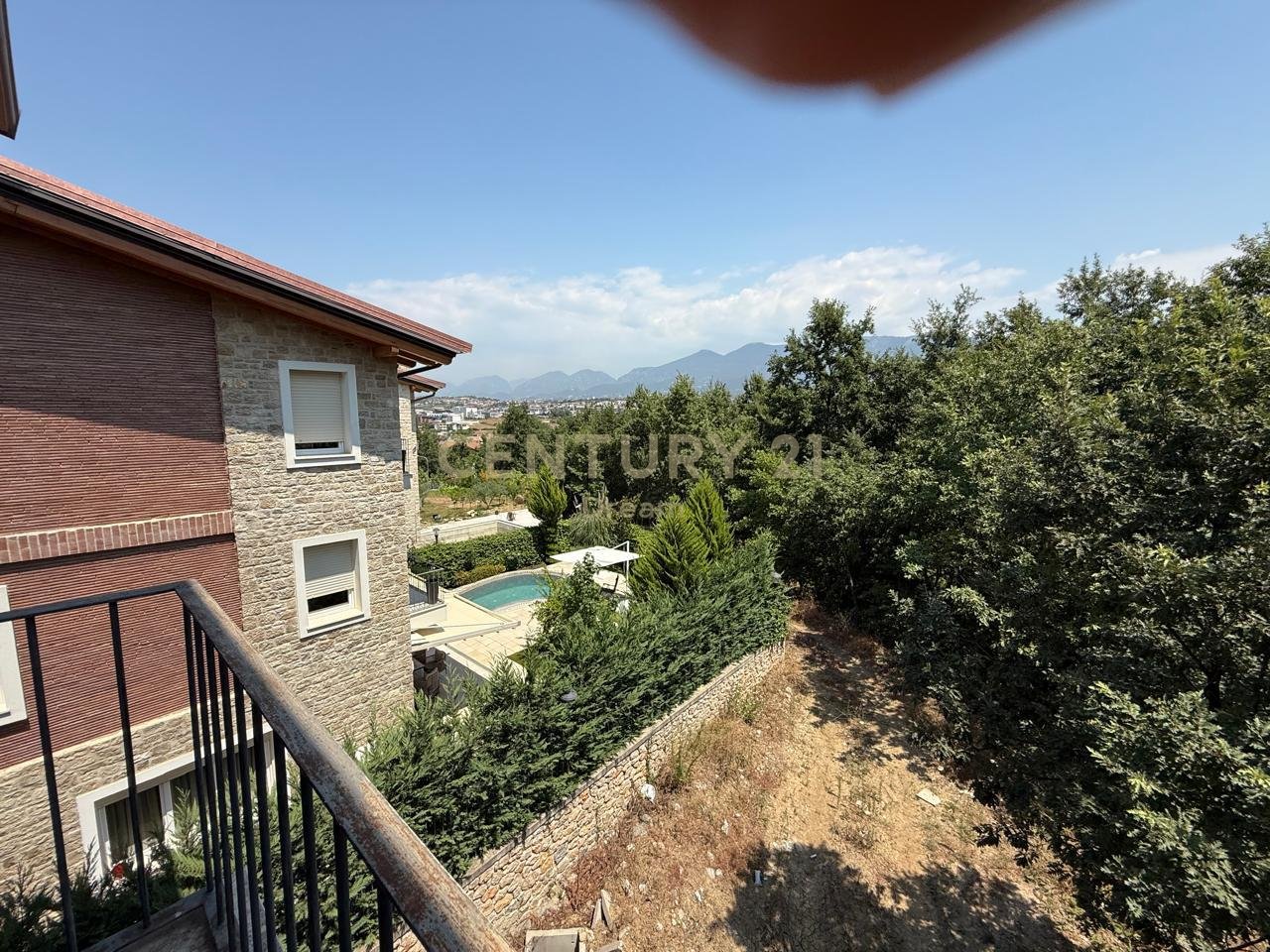 SHITET VILE INDIVIDUALE TE SECRET GARDEN!