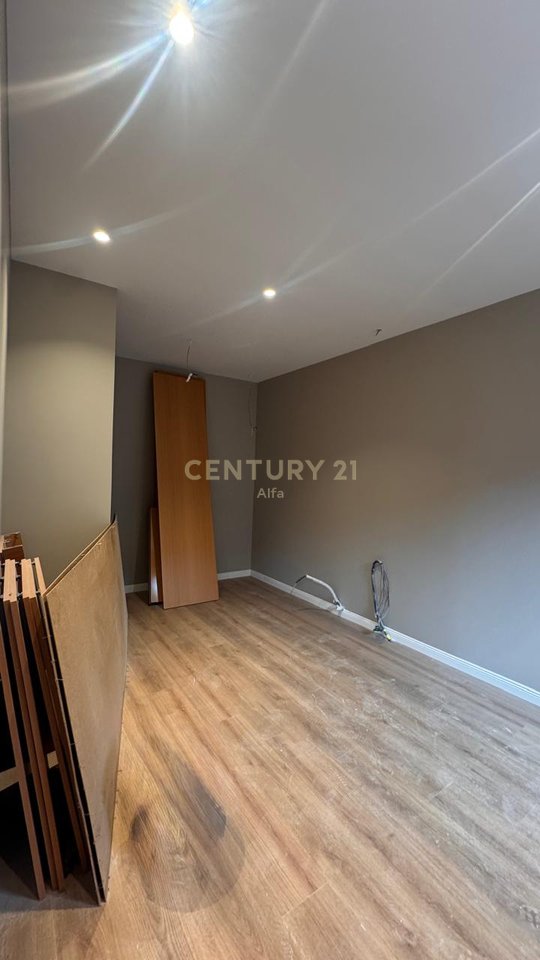 1+1 furnished apartment for sale in Xheluks Complex, Elbasan Street!