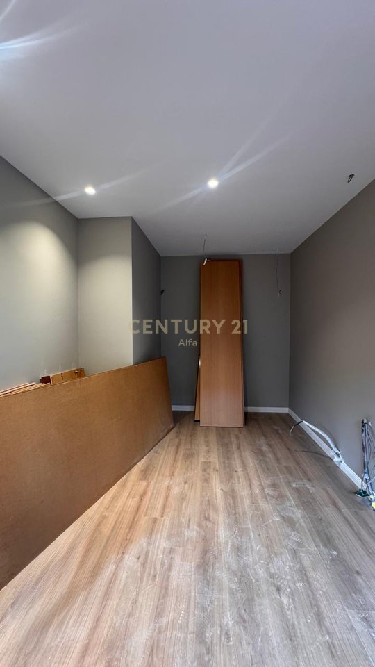 1+1 furnished apartment for sale in Xheluks Complex, Elbasan Street!