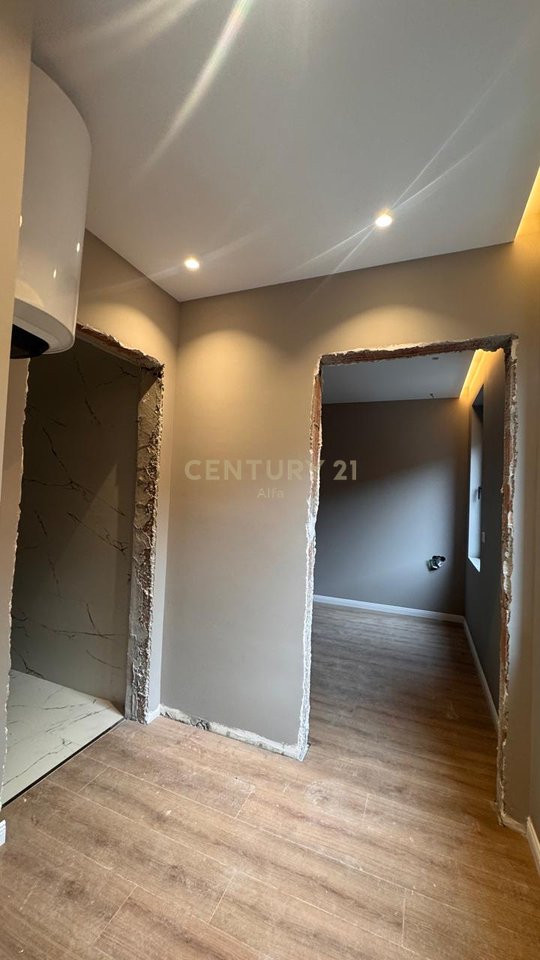 1+1 furnished apartment for sale in Xheluks Complex, Elbasan Street!