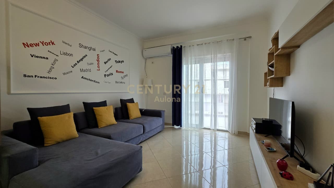 JEPET ME QERA APARTAMENT 2+1 ME PAMJE NE DET NE LUNGOMARE 1