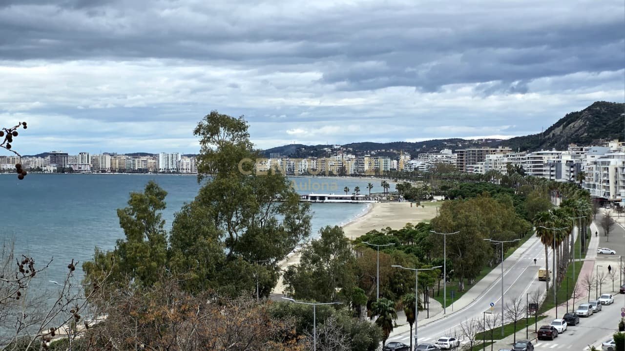 JEPET ME QERA APARTAMENT 2+1 ME PAMJE NE DET NE LUNGOMARE 1