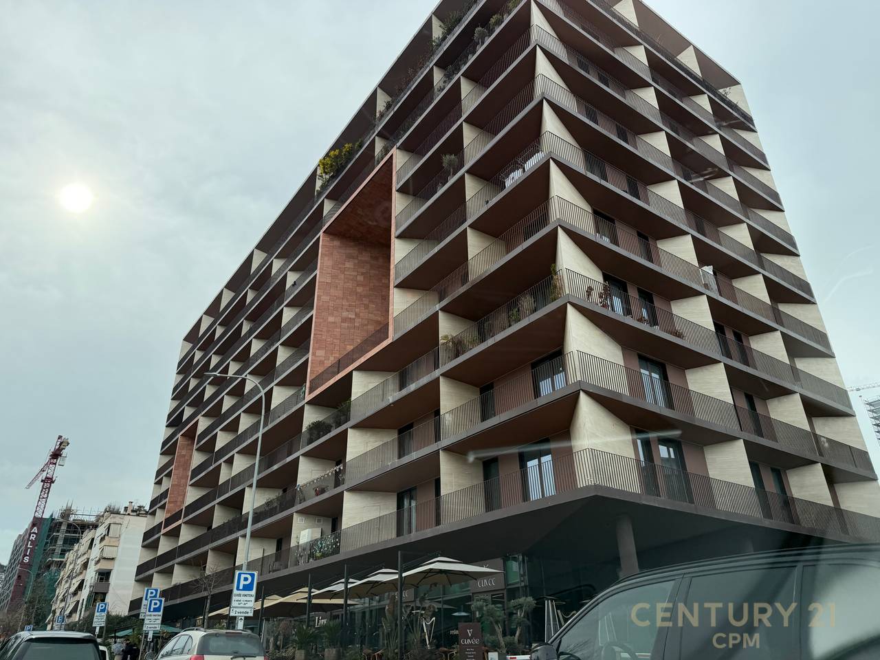 Ambient për zyra tek Altana Luxury Residence