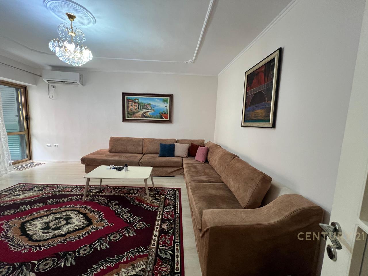 APPARTAMENTO 2+1 CON CUCINA SEPARATA IN VIA KAVAJA!