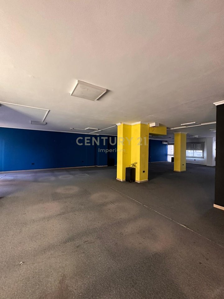 Ambient Open Space 585 m² për Qira – Ish Parku