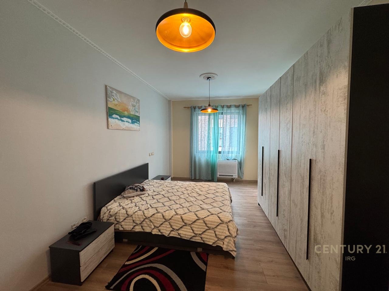 JEPET ME QIRA APARTAMENT  TEK LIQENI THATE!