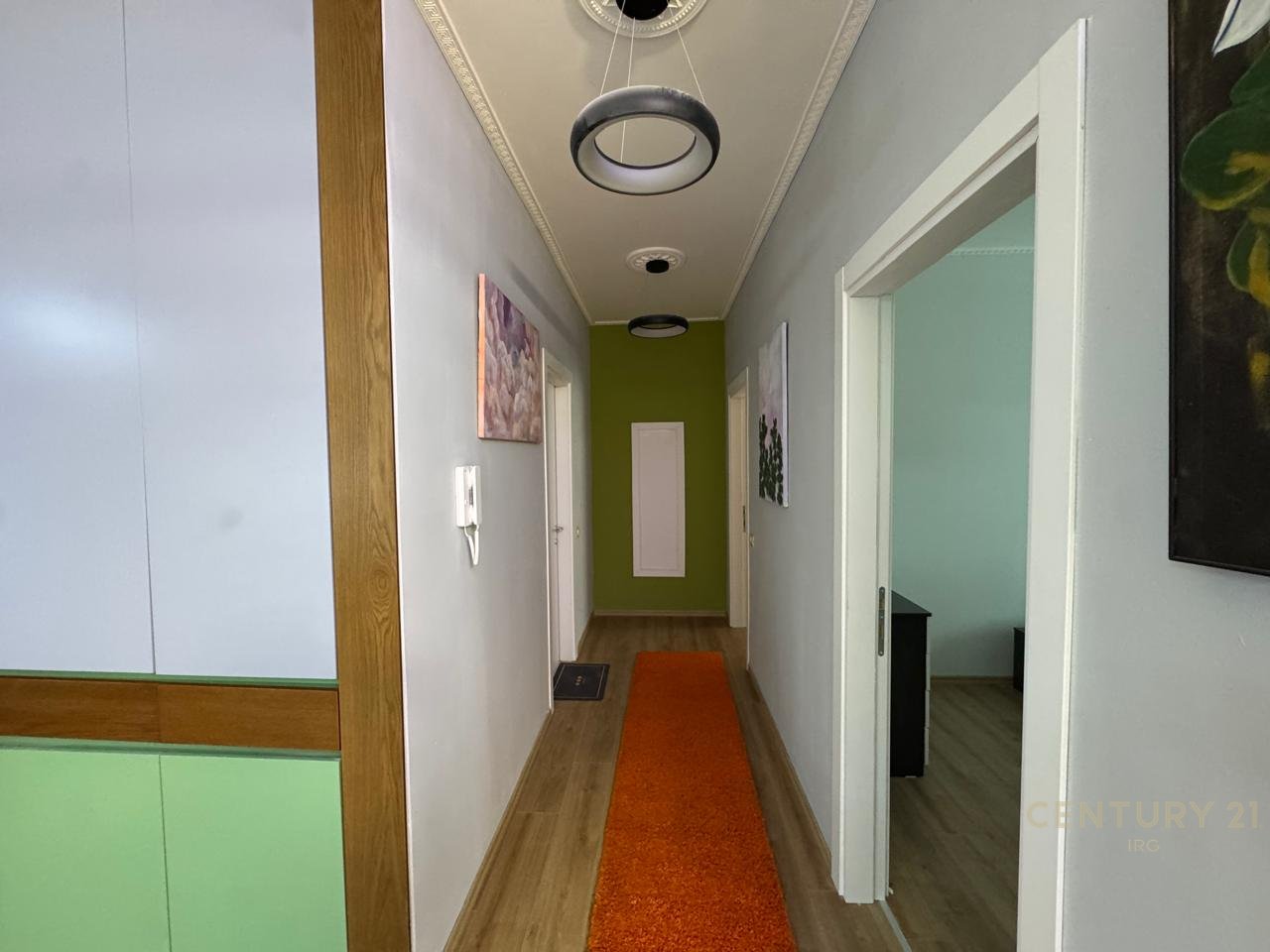 JEPET ME QIRA APARTAMENT  TEK LIQENI THATE!