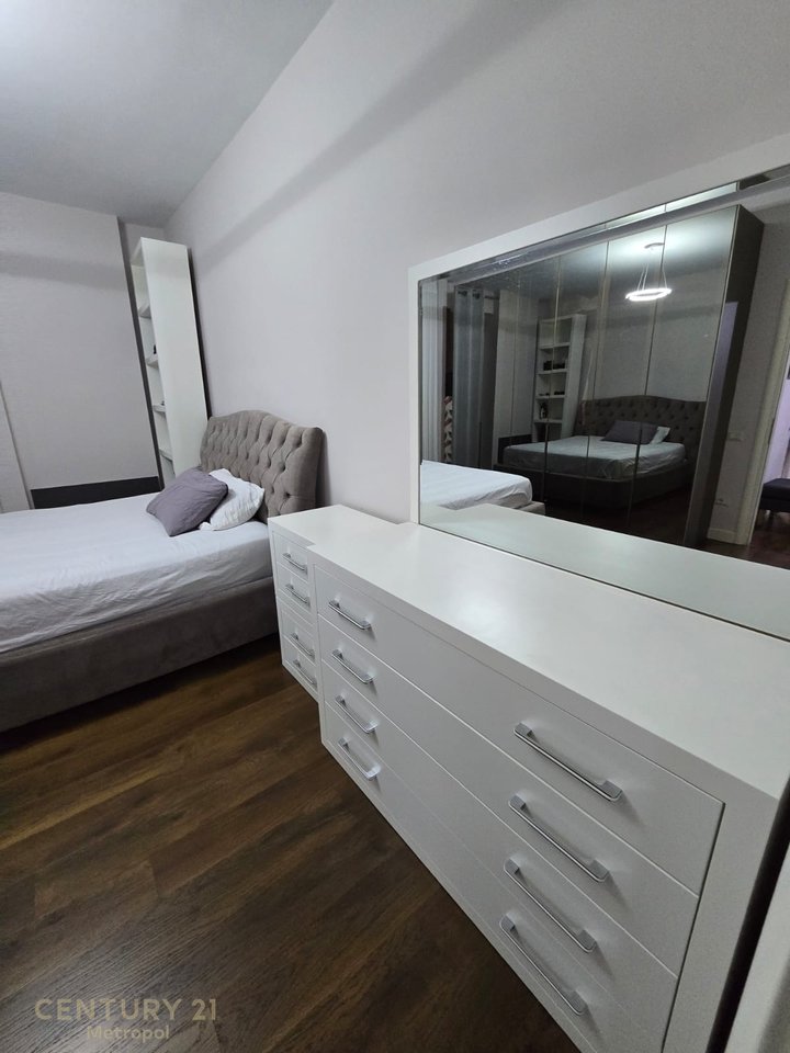 Apartament 2+1+2 + Post Parkimi 
Per Qira, Stadiumi Selman Stermasi  Tiranë