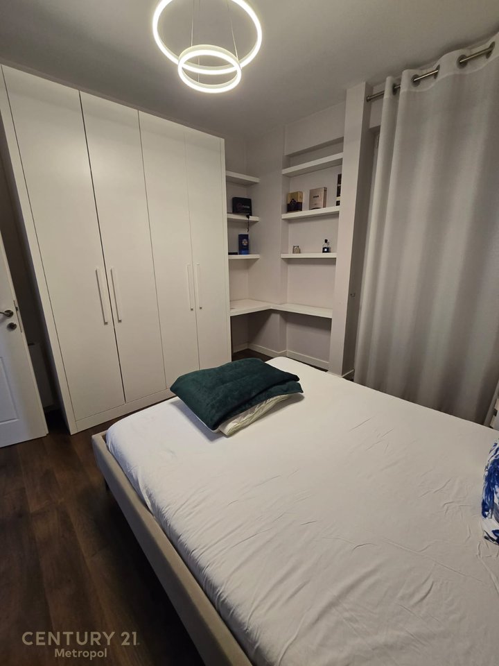 Apartament 2+1+2 + Post Parkimi 
Per Qira, Stadiumi Selman Stermasi  Tiranë