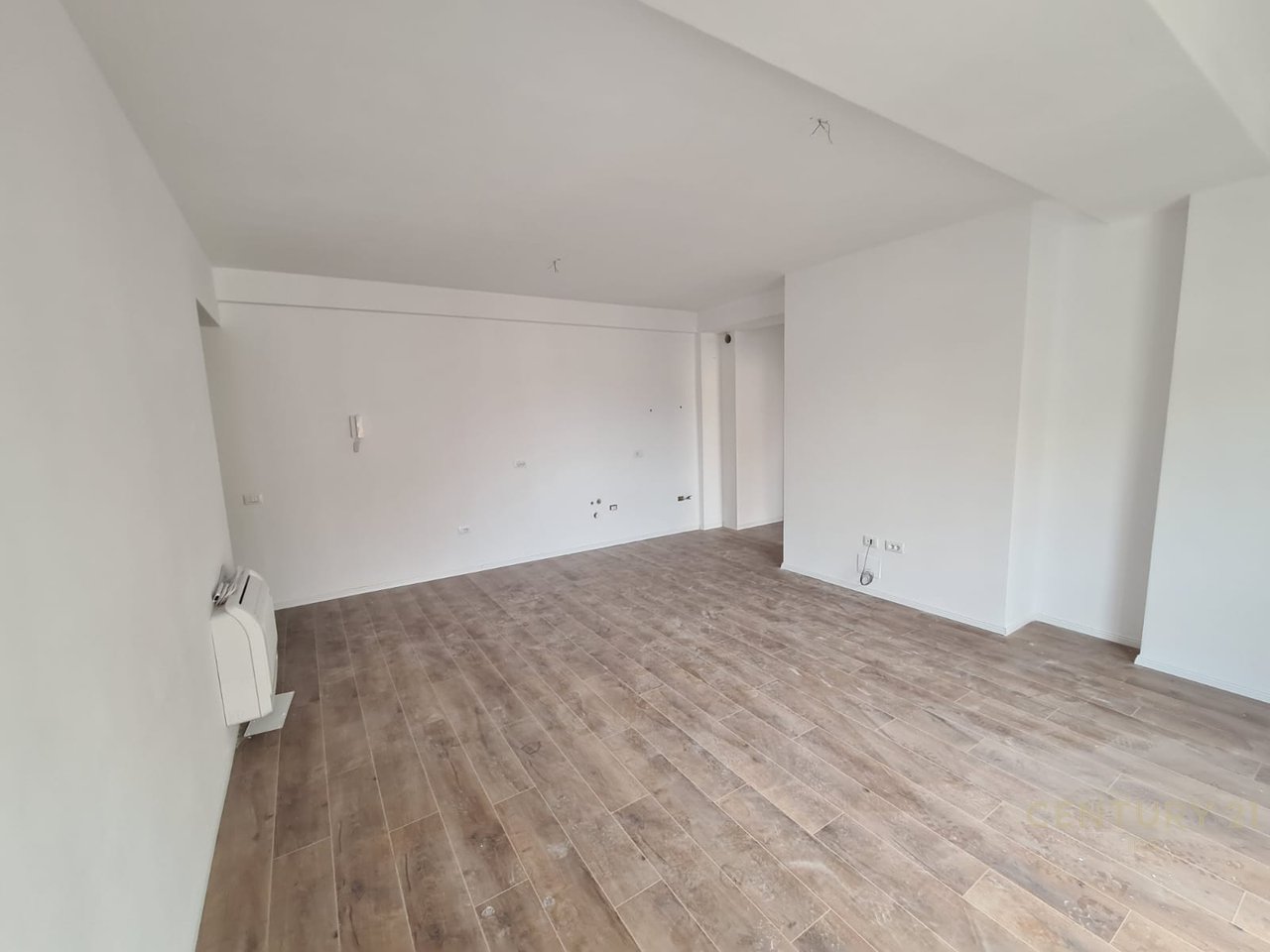 APARTAMENT 1+1 TE 21 DHETORI!