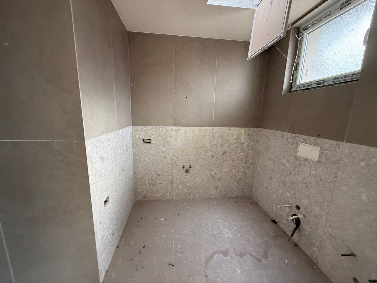 SHITET VILE INDIVIDUALE TE SECRET GARDEN!