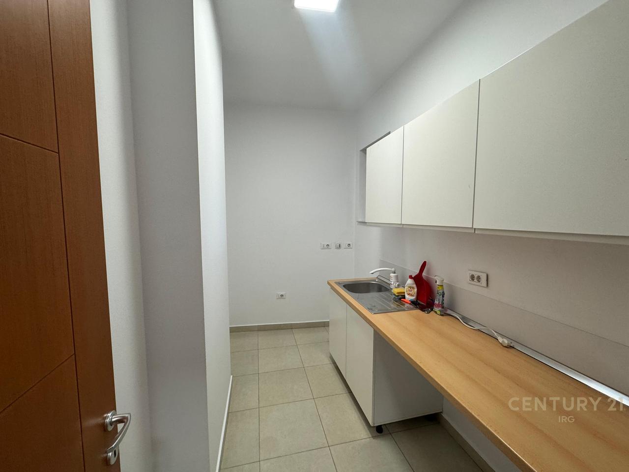 Office Space on Bogdaneve Street!