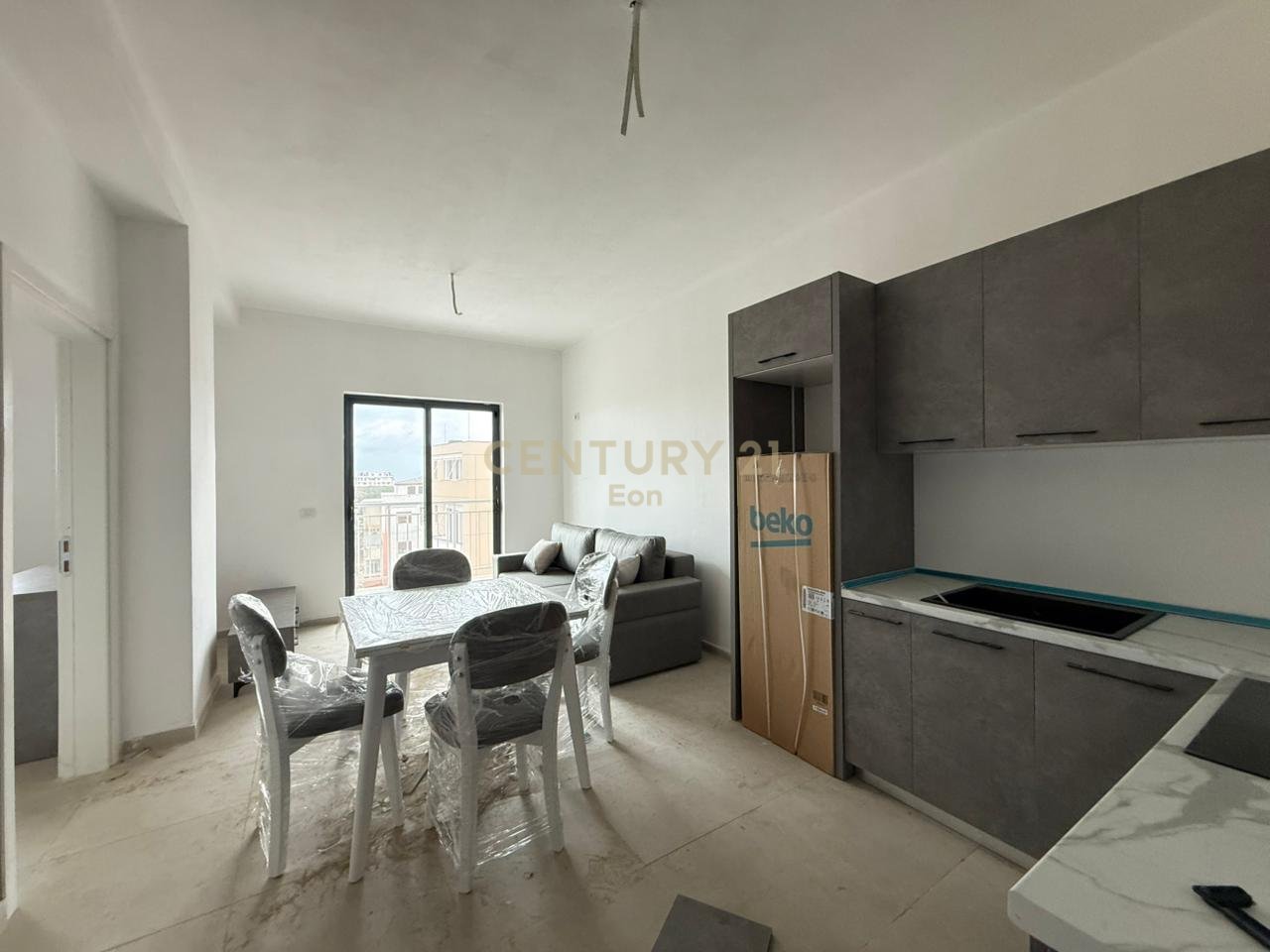 Apartament 1+1 me Pamje Deti Për Shitje në Golem, Durrës - 107,000€ !