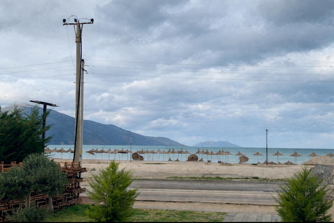 BAR-RESTORANT PER QIRA NE RADHIME,PAMJE E HAPUR NE DET!