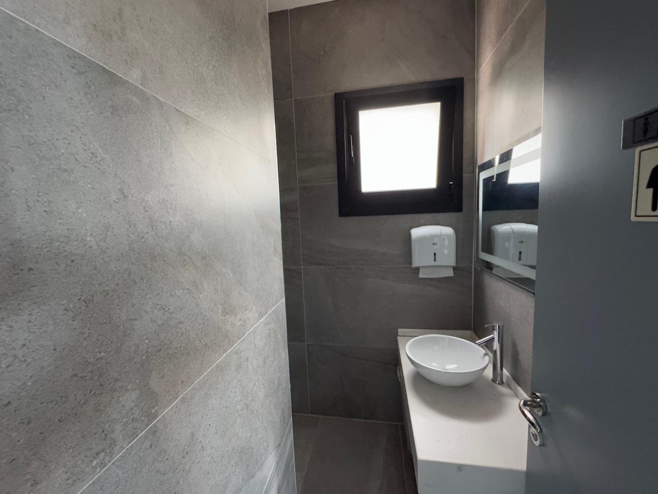 BAR-RESTORANT PER QIRA NE RADHIME,PAMJE E HAPUR NE DET!