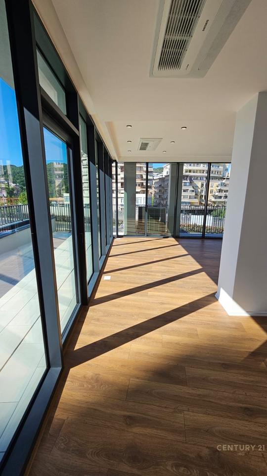 Apartament 2+1+2 post parkimi per qera tek Lake View