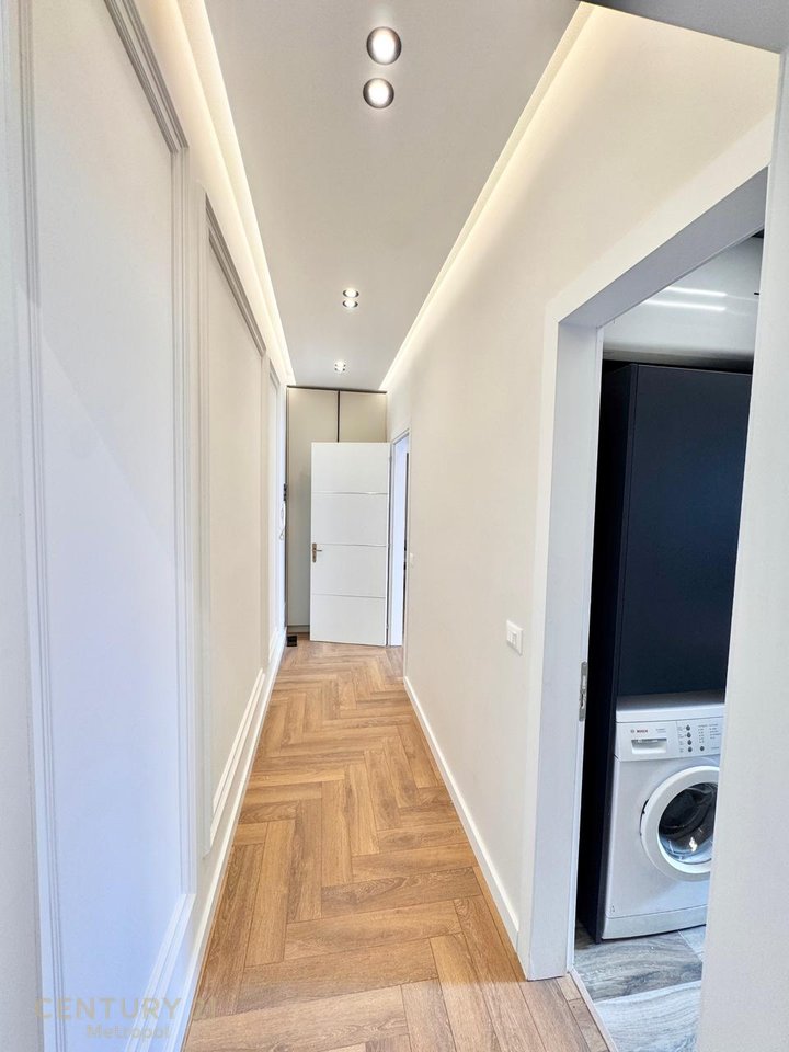 APARTMENT 2+1+PARKING SPACE NEAR NEW BAZAAR!