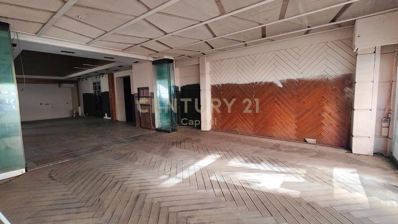 Ambient Komercial Me Qira, tek ish Stacionit të Trenit, buzë Unazës së Vogël, Tiranë