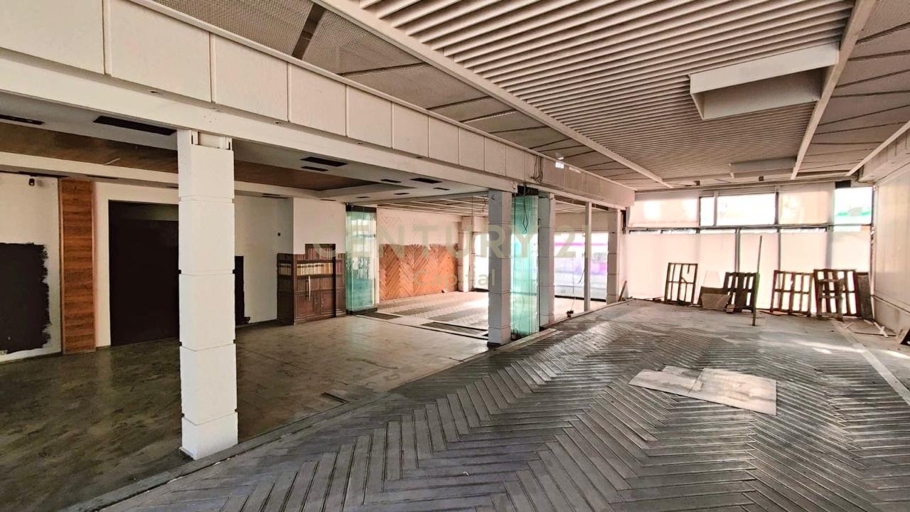 Ambient Komercial Me Qira, tek ish Stacionit të Trenit, buzë Unazës së Vogël, Tiranë