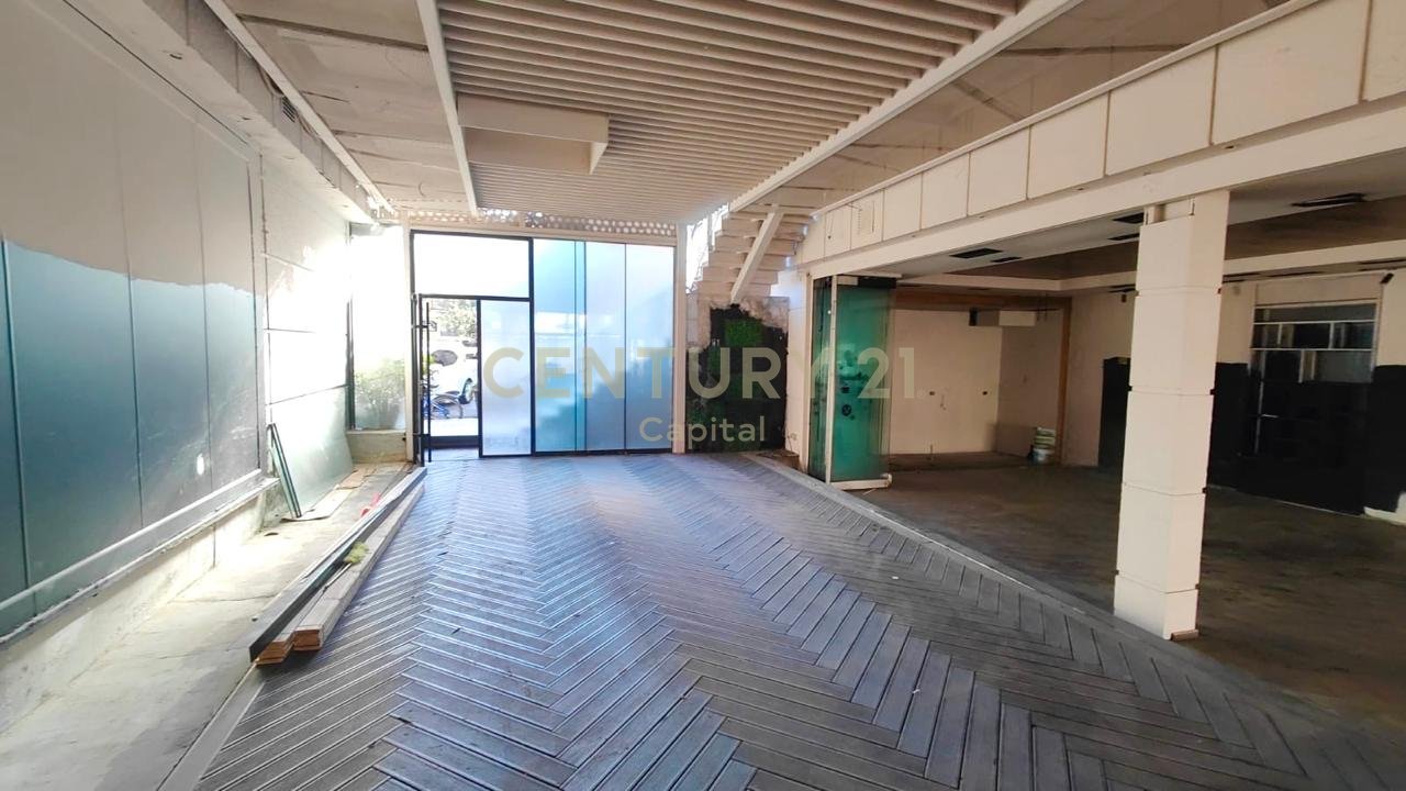 Ambient Komercial Me Qira, tek ish Stacionit të Trenit, buzë Unazës së Vogël, Tiranë