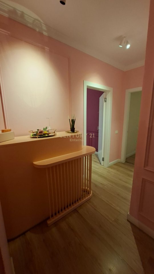 Ambjent komercial per Qera,