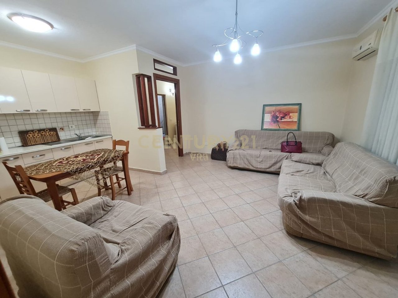 Appartamento 2+1 in affitto nel centro di Durrës!