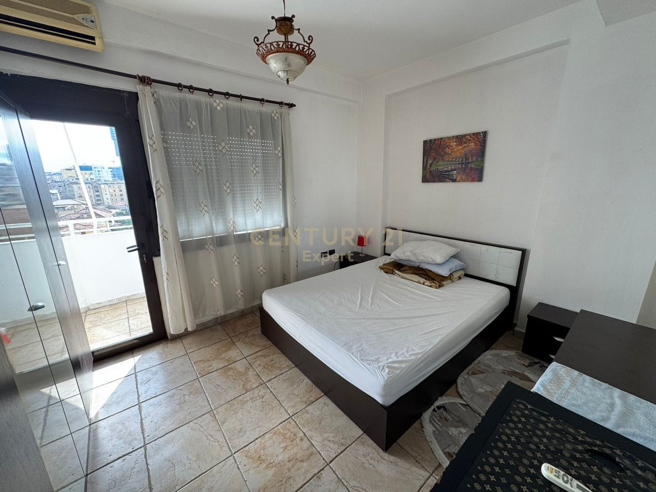 APARTAMENT 3+1+2 PRANE QENDRES PER QIRA
