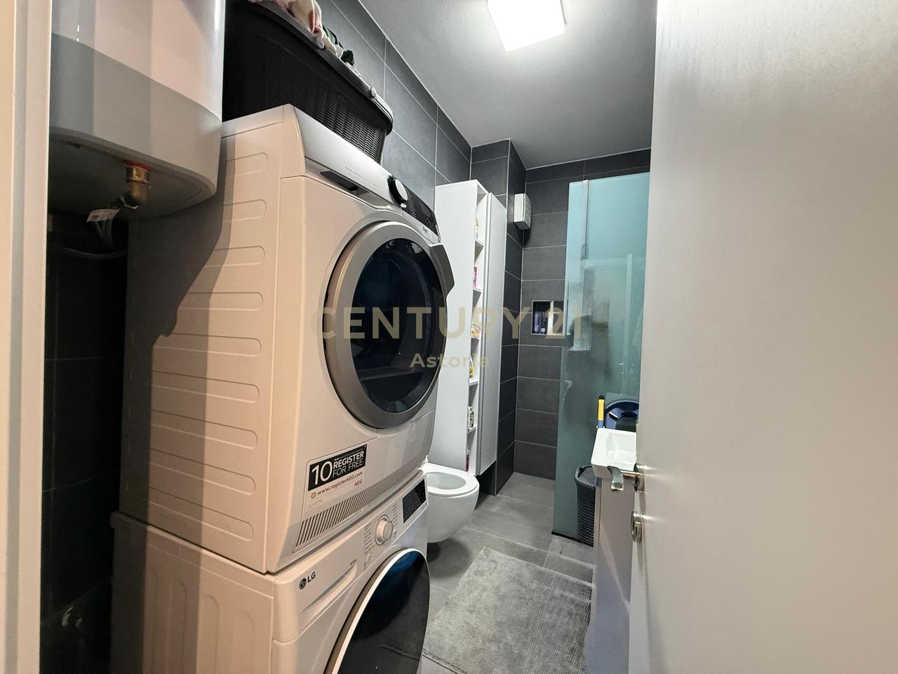 Shitet apartament 2+1+2+ 2 poste parkimi, kompleksi Grand Gallery, Yzberish.