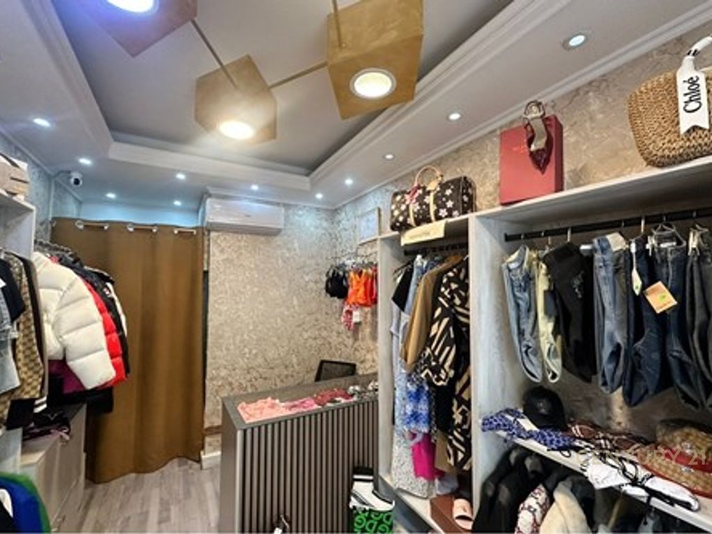 Boutique 27 m² à Tirana, Albanie
