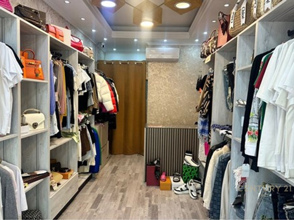Boutique 27 m² à Tirana, Albanie