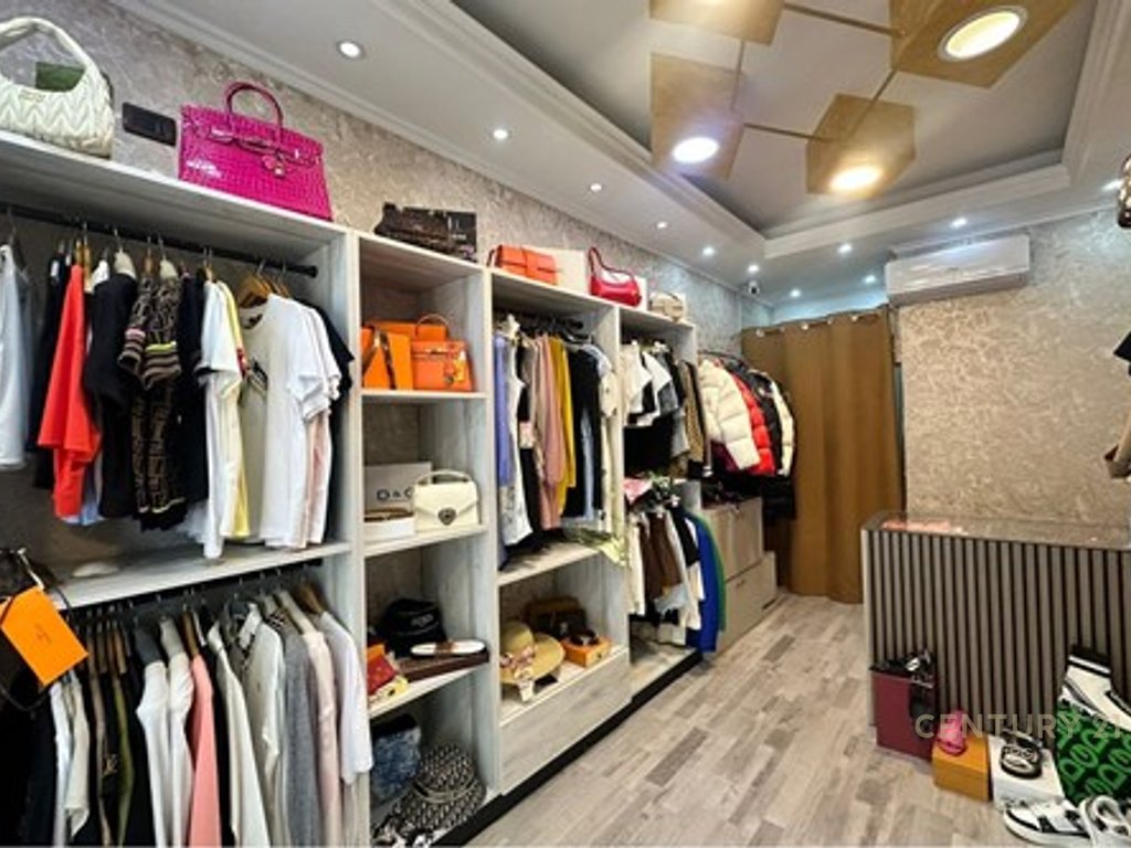 Boutique 27 m² à Tirana, Albanie