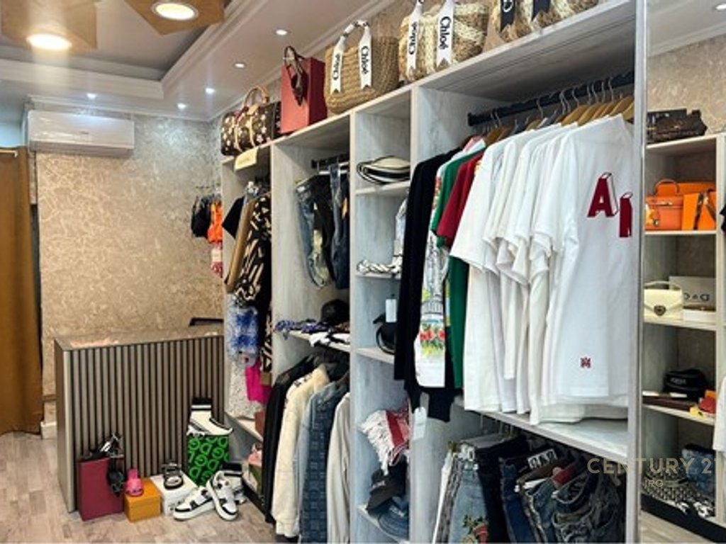 Boutique 27 m² à Tirana, Albanie