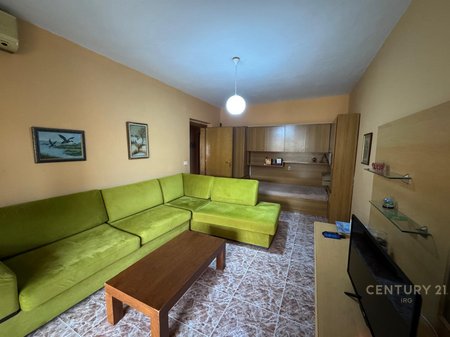 Apartament 1+1 me guzhine te vecuar per qira ne Myslym Shyr