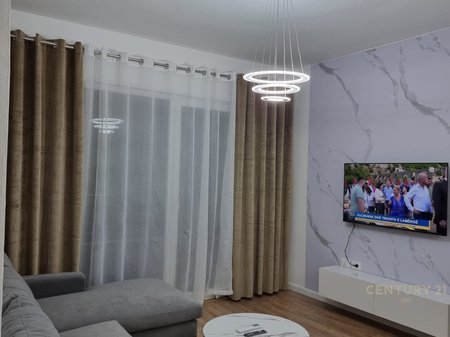 Apartament 1+1 te Komuna e Parisit