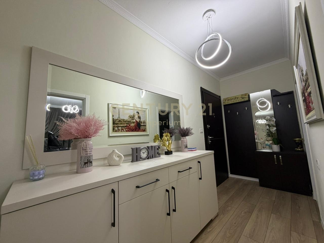 JEPET ME QIRA APARTAMENT 3+1+2, Bllok