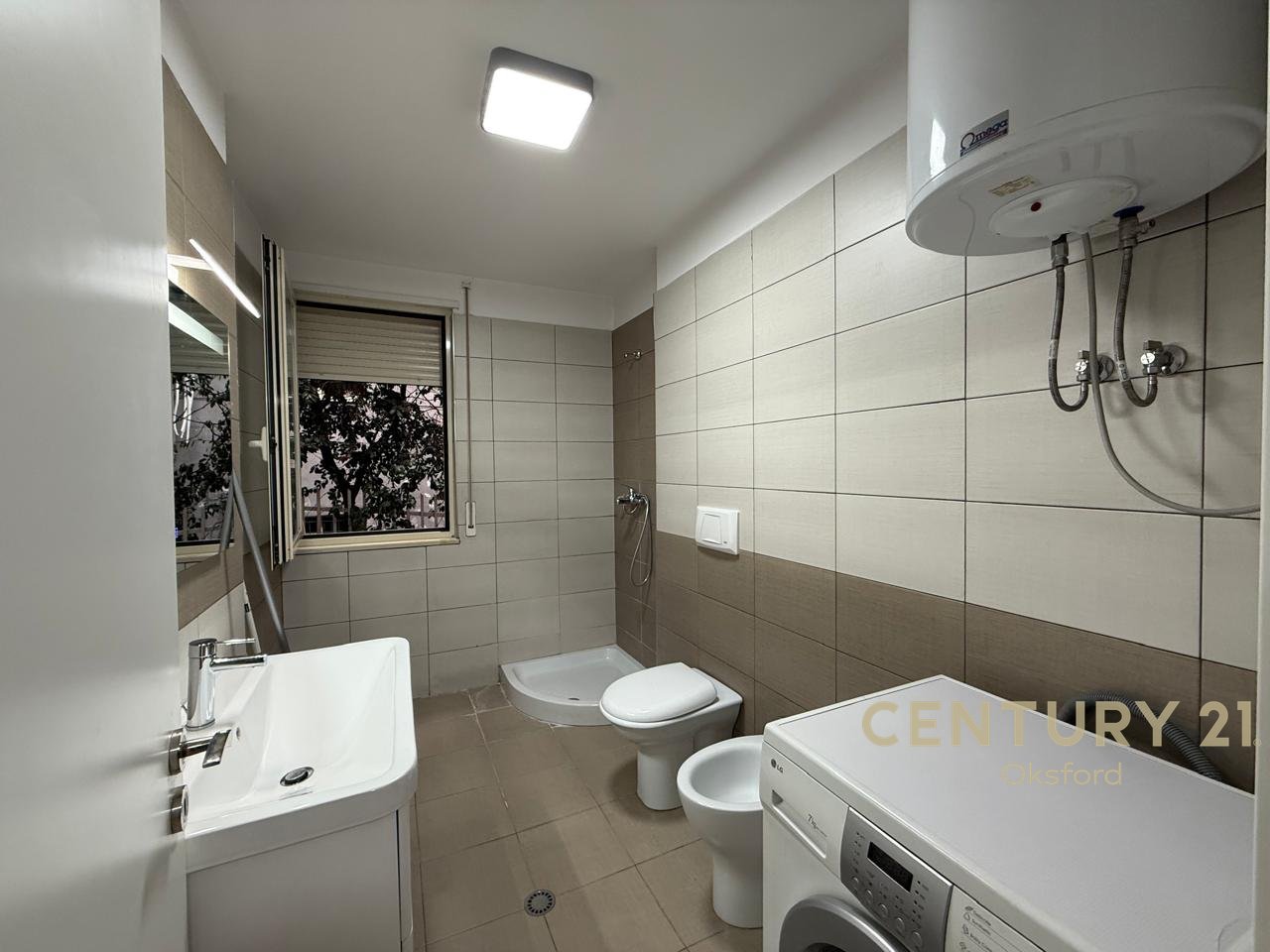 JAPIM ME QIRA APARTAMENT 1+1,NE RRUGEN "EDUARD MANO" TEK LIQENI I THATE!