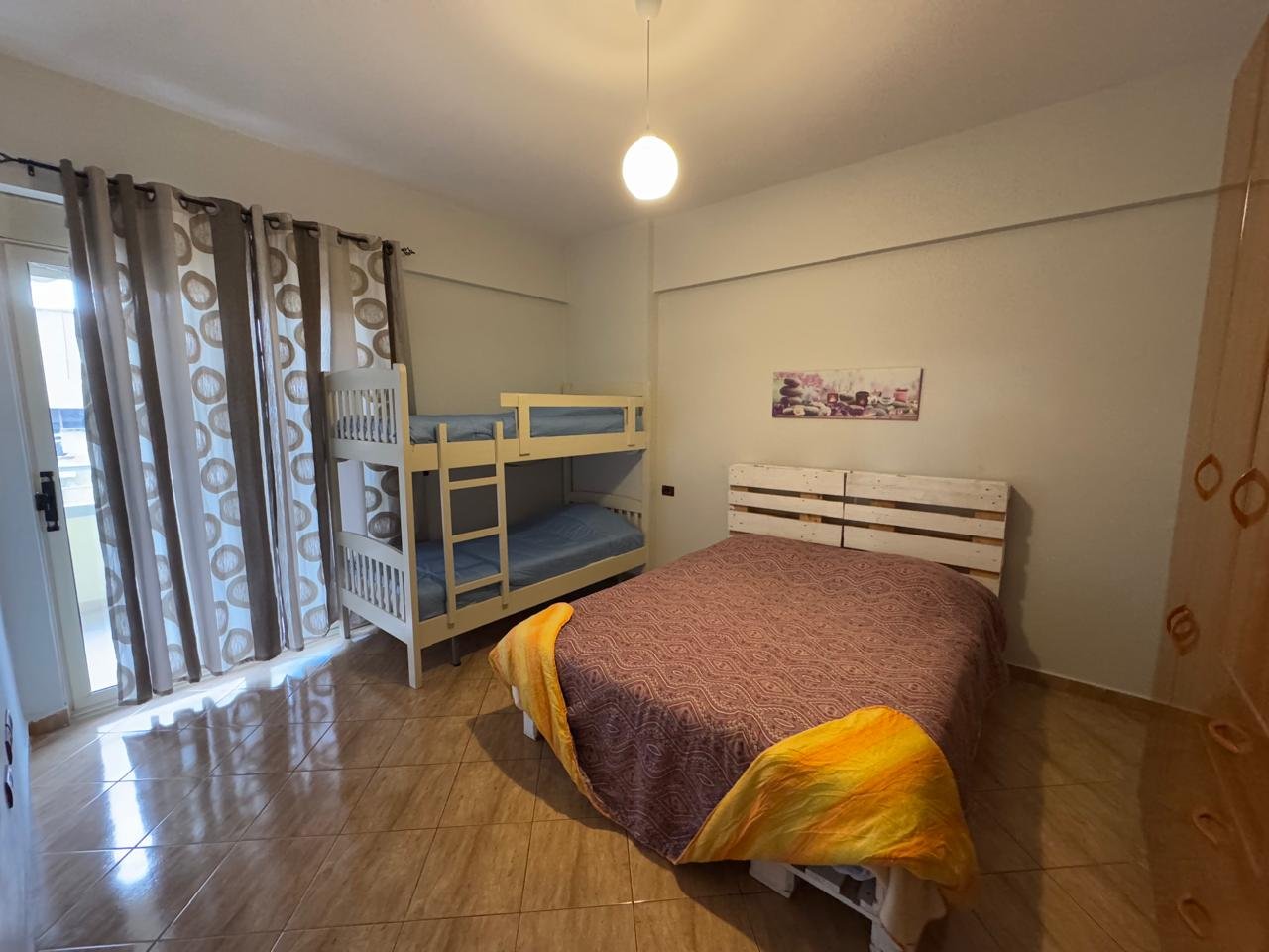 APARTAMENT 1+1 PER SHITJE,PRANE STADIUMIT!