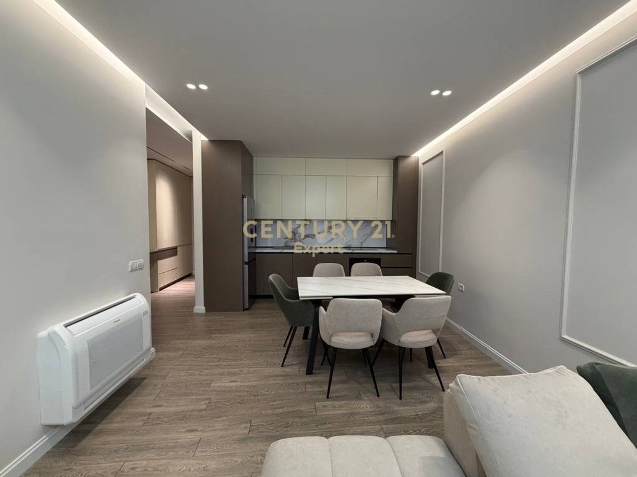 APARTAMENT 2+1 ME POST PARKIMI PER QIRA NE ROSE GARDEN!