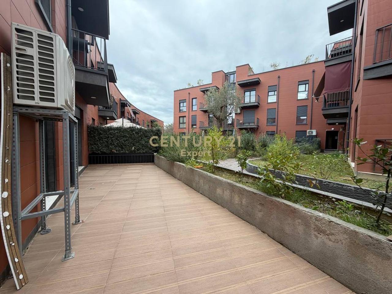 APARTAMENT 2+1 ME POST PARKIMI PER QIRA NE ROSE GARDEN!