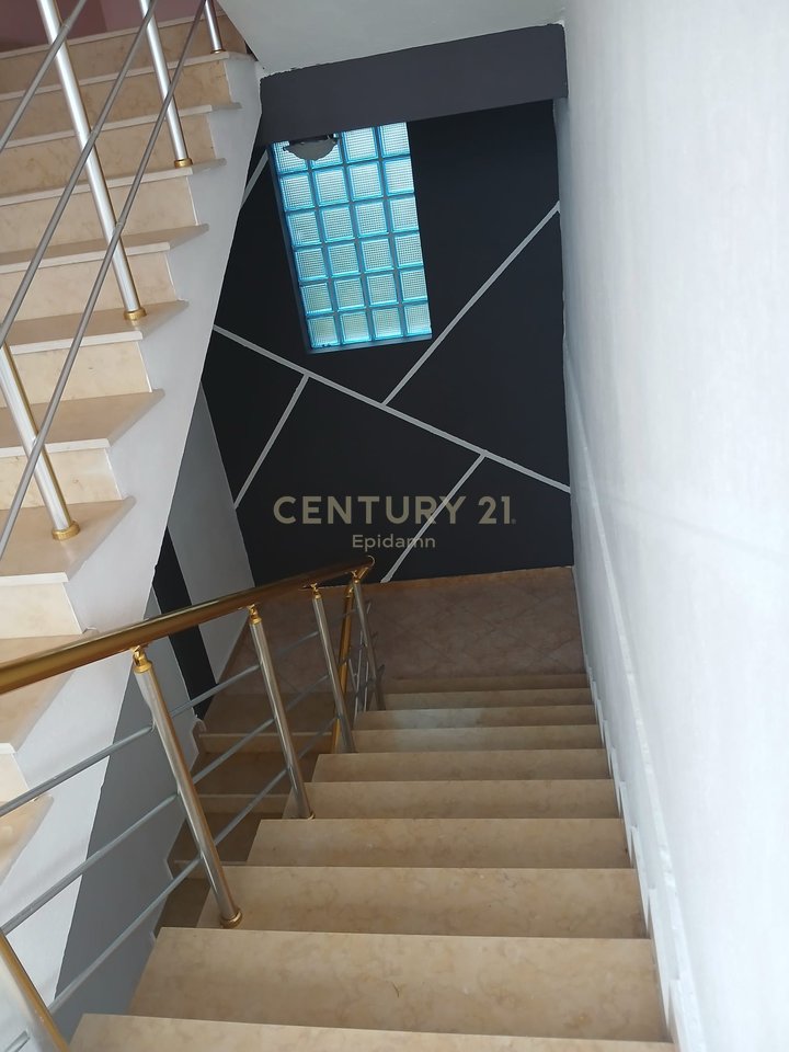 Villa for Sale in Arapaj